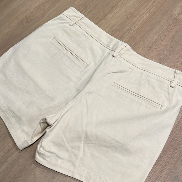 LL Bean Signature Washed Twill Cotton Shorts Light Khaki Sailcloth Size 4 - Picture 4 of 12